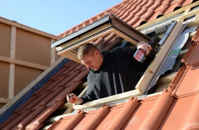 Pose de fenêtres de toit Velux à Quéménéven